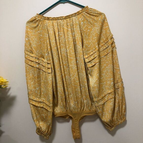 NWT Free People All Tucks Bodysuit size S yellow - Picture 7 of 8